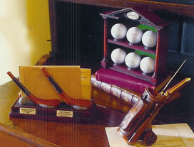 golfdesk2.jpg (25533 bytes)
