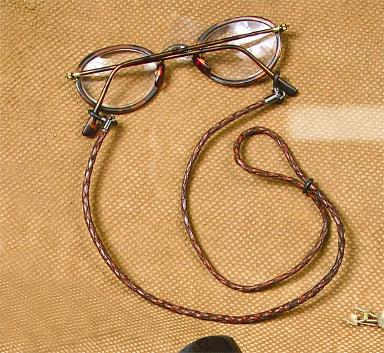 eye20le.jpg (95521 bytes)