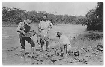 panning for gold.jpg (25925 bytes)