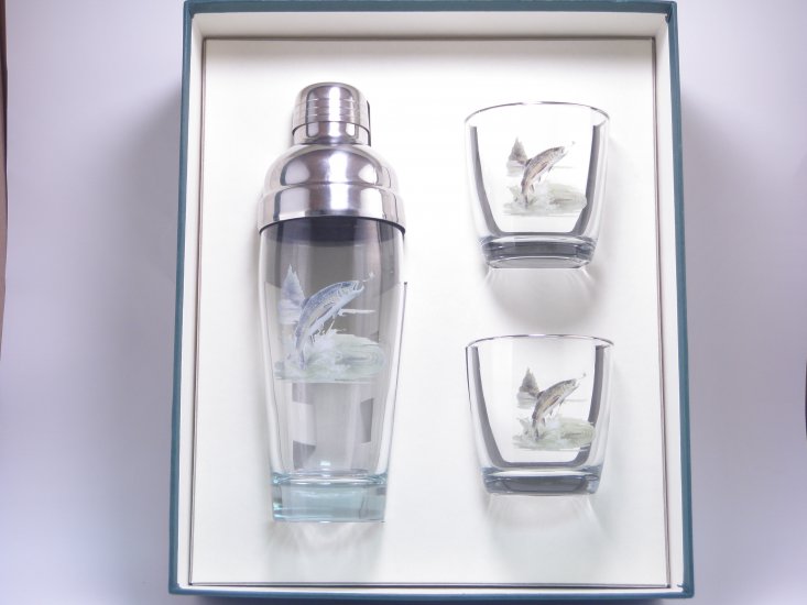 Trout, Cocktail Shaker Set w/2 Tapered Old Fashioned, Gift Boxed - Click Image to Close